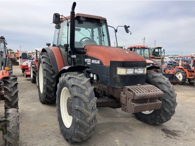 img-New Holland M135 Tractor